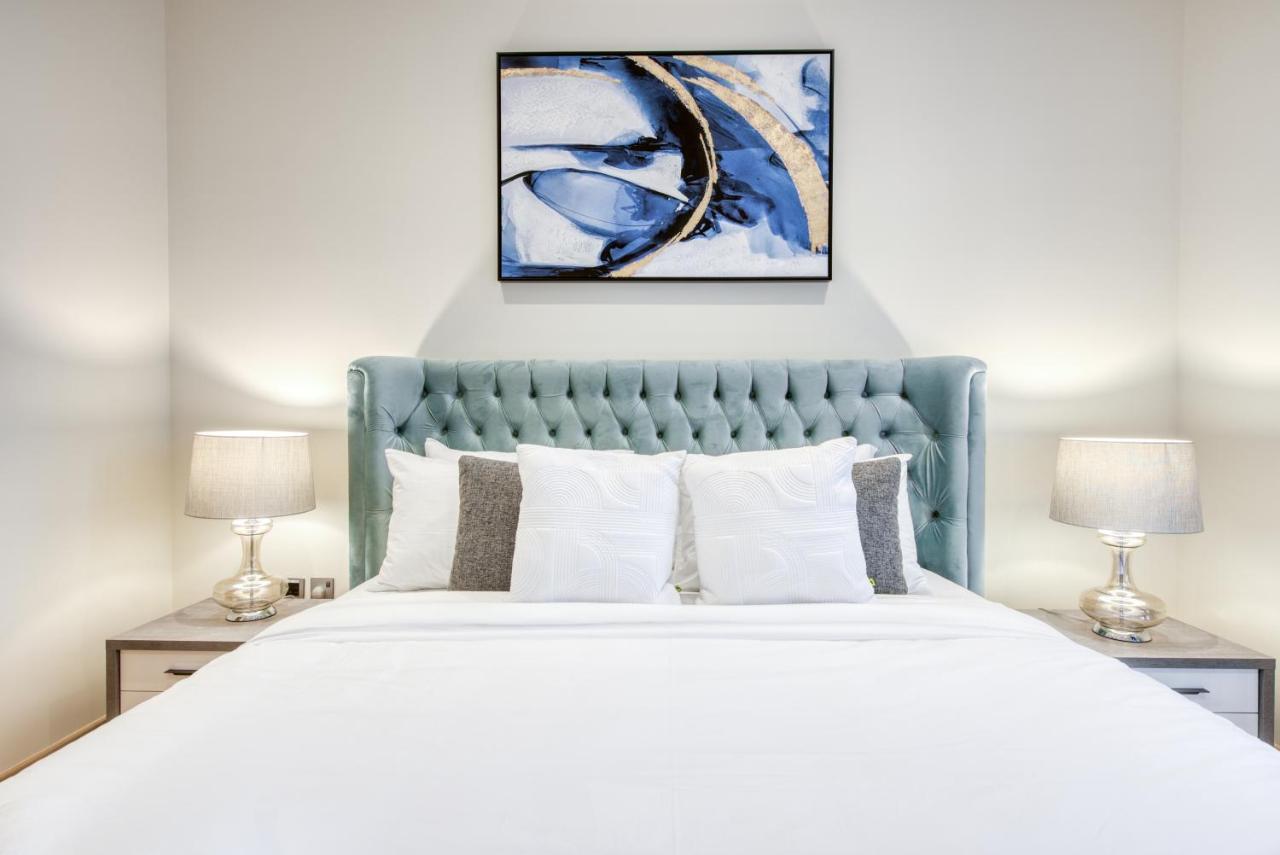 Rh- Upscale Living In The Heart Of The City, 02br, Near Mall * Dubai