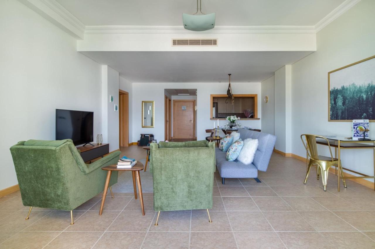 Frank Porter - Al Khudrawi Apartment *
