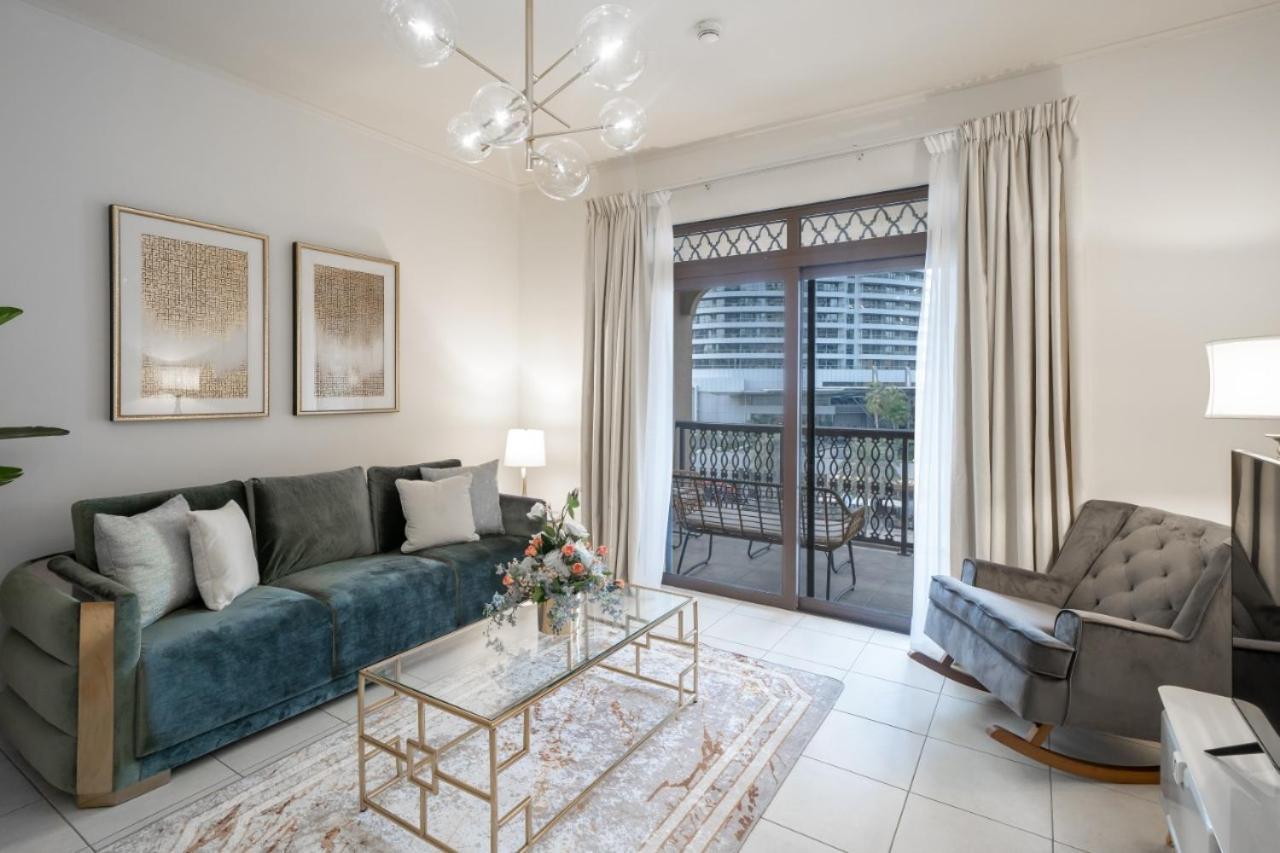 Apartment Durrani Homes - Glam Living Besides Mall- 2br With Study Third Converted *