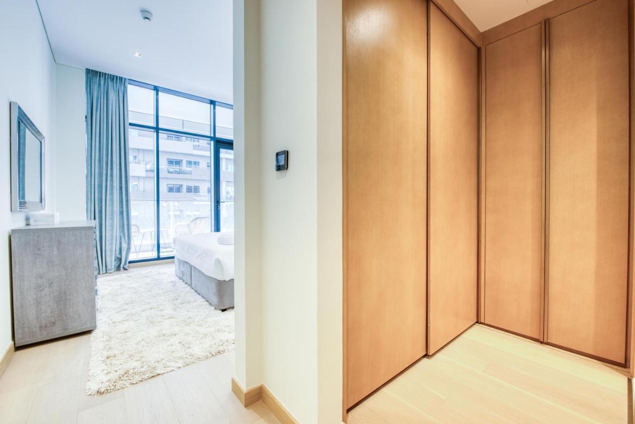 Rh- Modern Comfort, Bright 1br Near Mall, Views Apartment Dubai