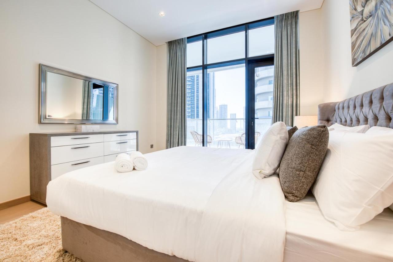Apartment Rh- Modern Comfort, Bright 1br Near Mall, Views Dubai