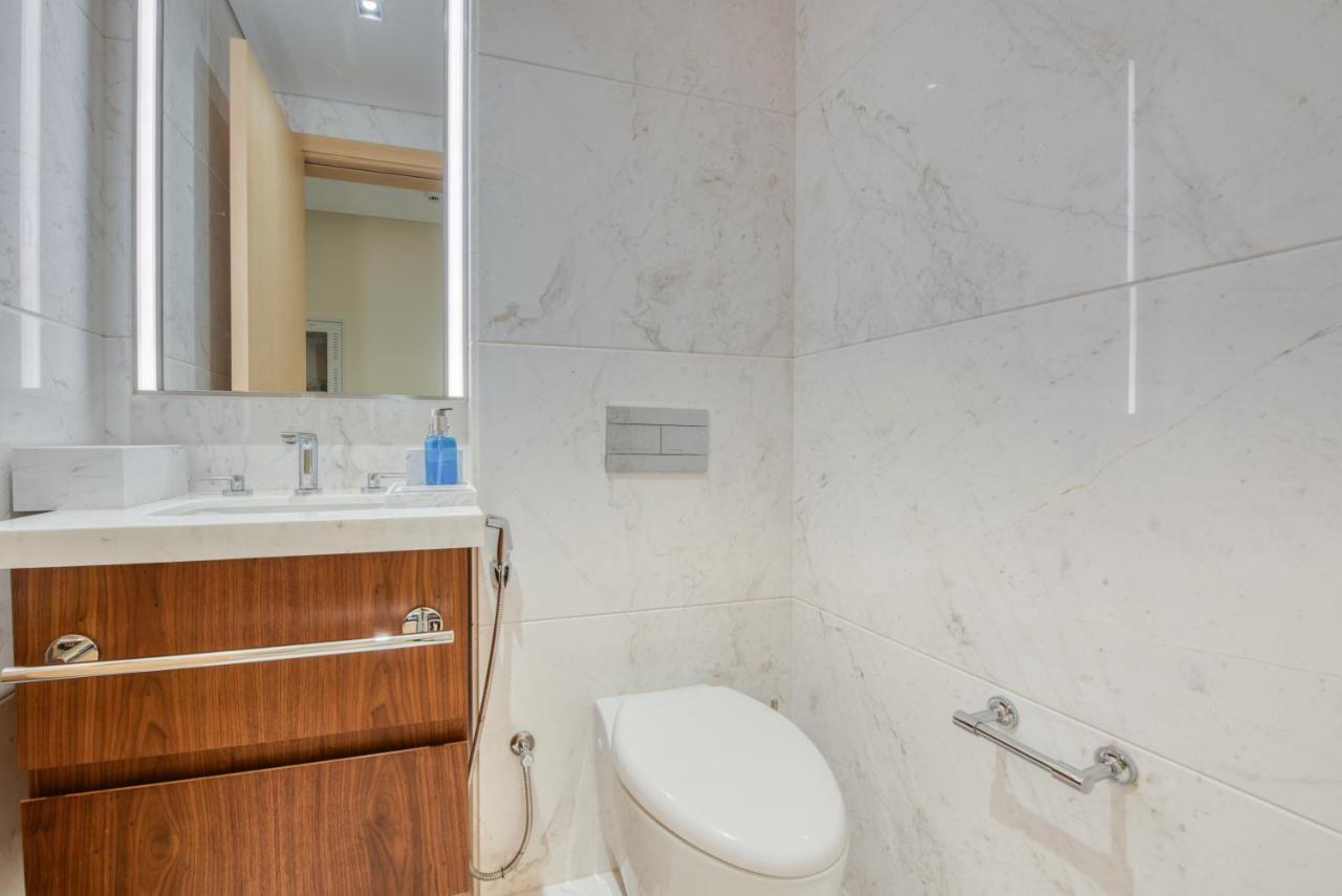 Rh- Downtown Delight, Spacious 01br Near Mall & Burj Khalifa, Rp Heights Dubai