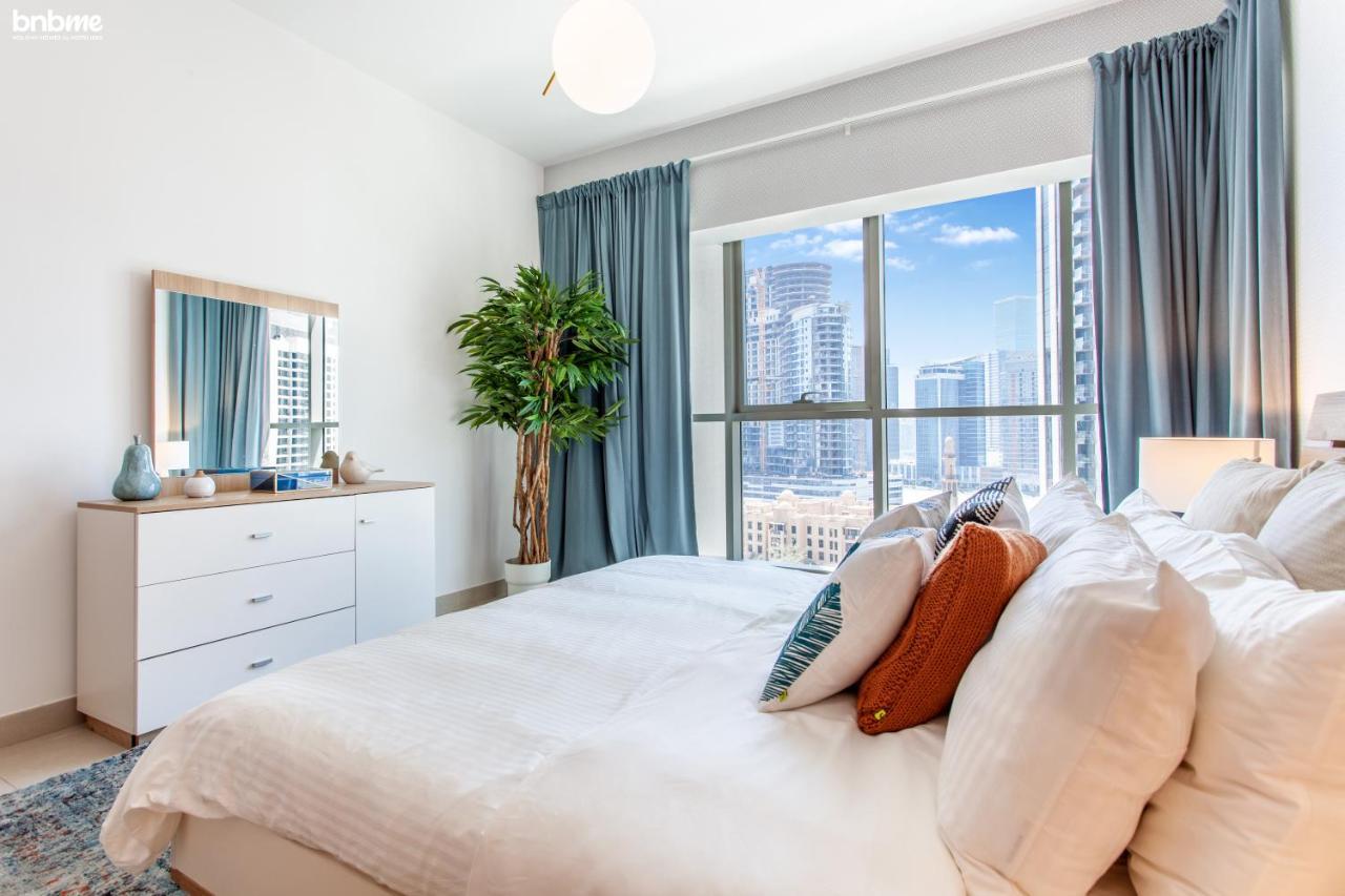 Apartment Inbetween Burjk & Mall Both Walking Distance - 1106 Dubai