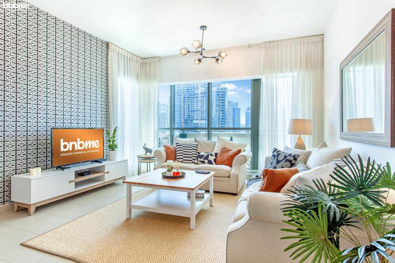 Inbetween Burjk & Mall Both Walking Distance - 1106 Apartment