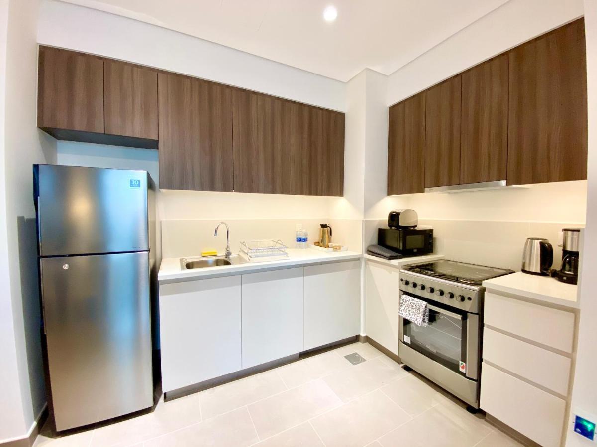 Marco Polo - Lofty Apt With Balcony Near Hills Mall Dubai