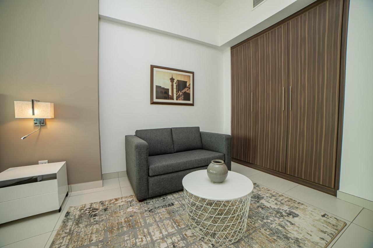 Fantastay Windsor Residence Luxury Studio W Balcony, Pool, Gym, Wifi, Sauna Apartment Dubai