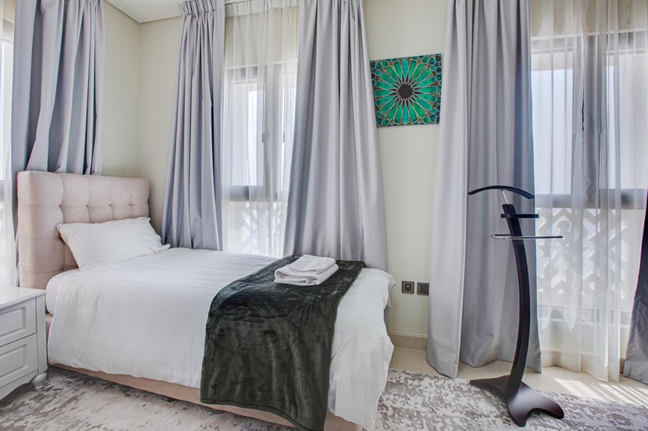 Luxury At Balqis Apartment *
