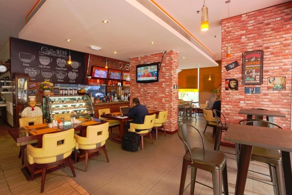 Mena Albarsha At The Mall Aparthotel 3*