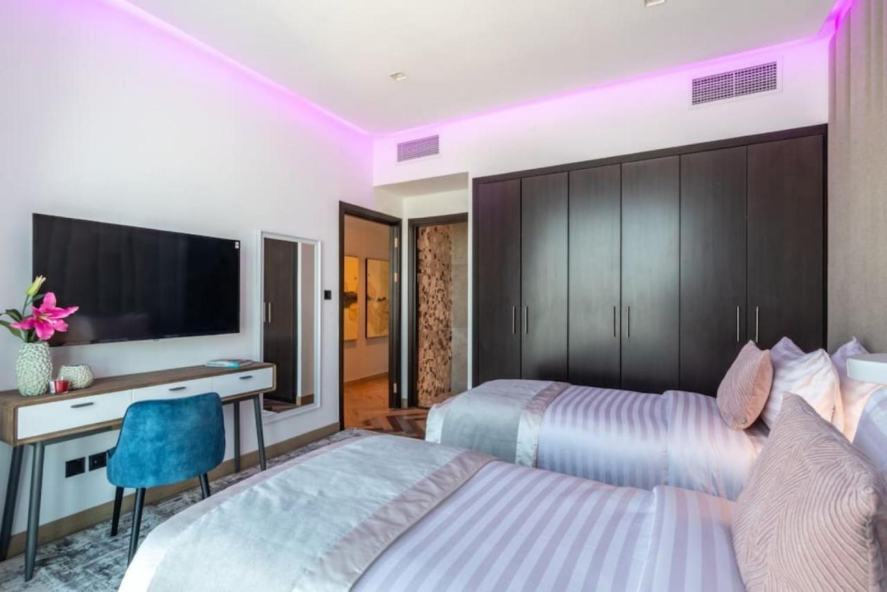 Apartment Key View - Torch Tower Dubai