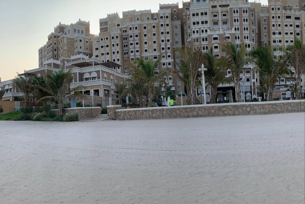 Apartment Balqis Residense Palm Jumeirah,pool, Beach, Floor, Full Sea View, Restaurants Dubai