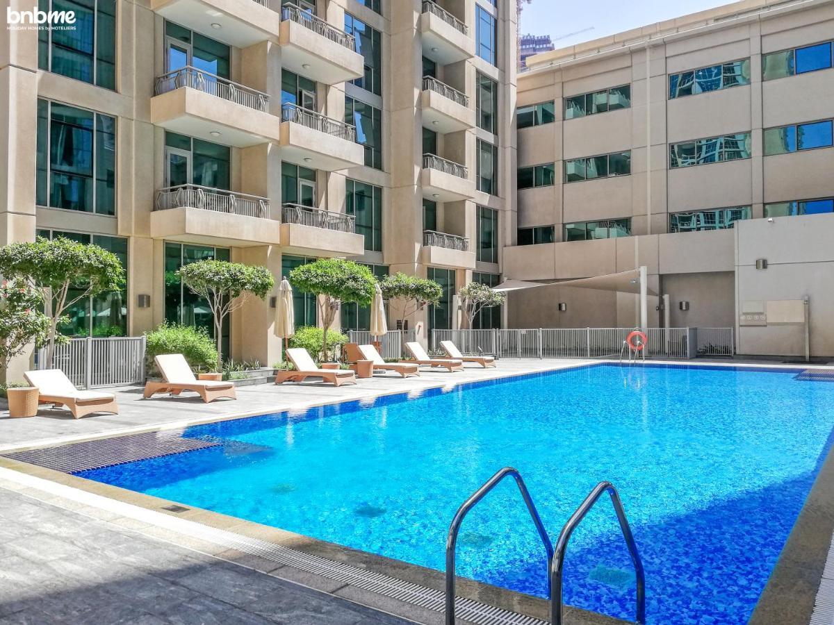 Inbetween Burjk & Mall Both Walking Distance - 1106 Apartment *