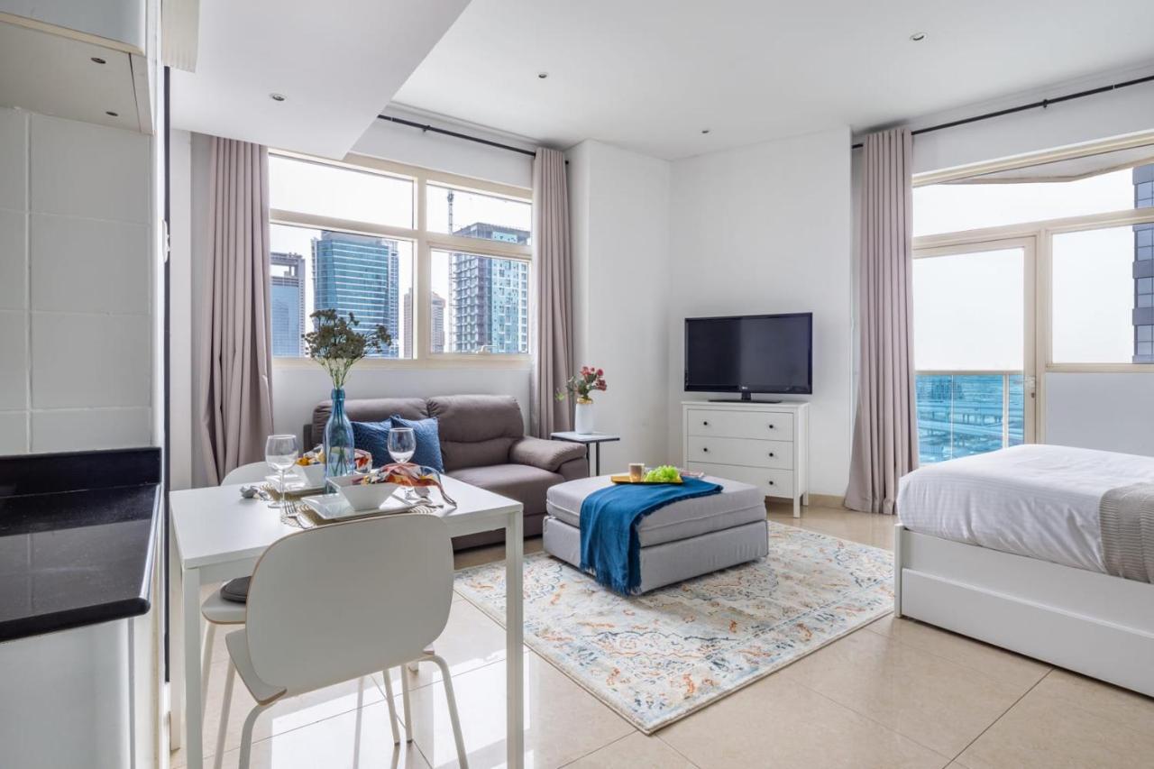 Frank Porter - Yacht Bay Apartment Dubai