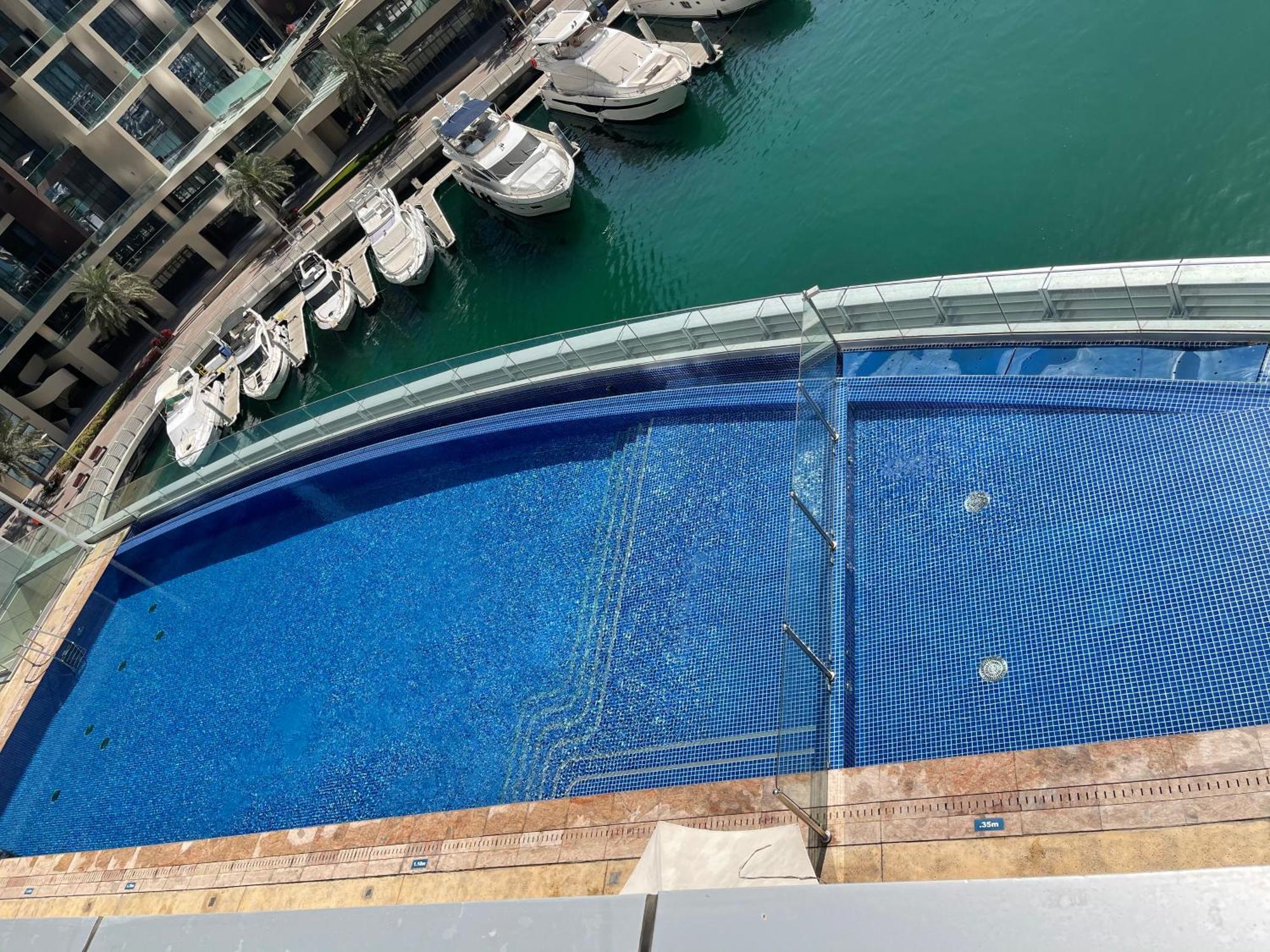 Cayan Tower Luxury With Sea View Dubai