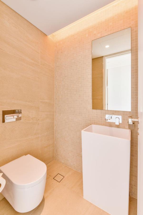 Luxe 3 Bedroom Oceanfront In The Heart Of Bluewaters Island Apartment *