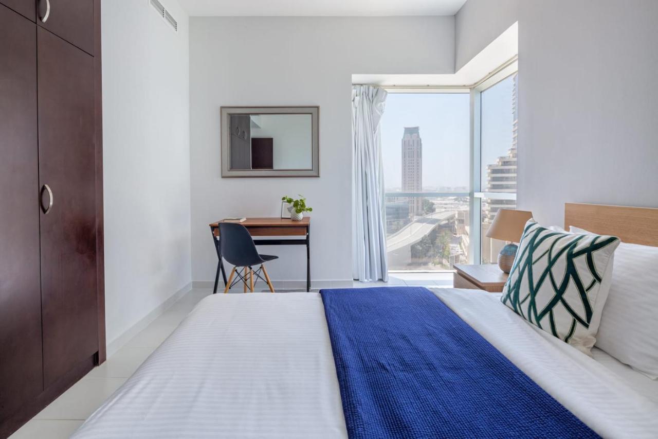 Frank Porter - Marina Tower Apartment