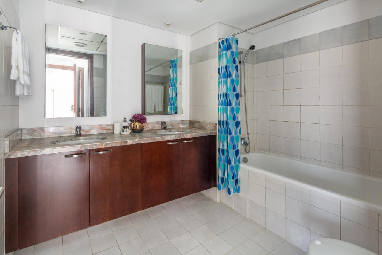Frank Porter - Marina Tower Apartment