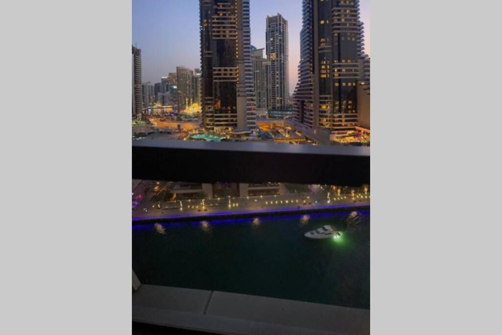 Cayan Tower Luxury With Sea View Dubai