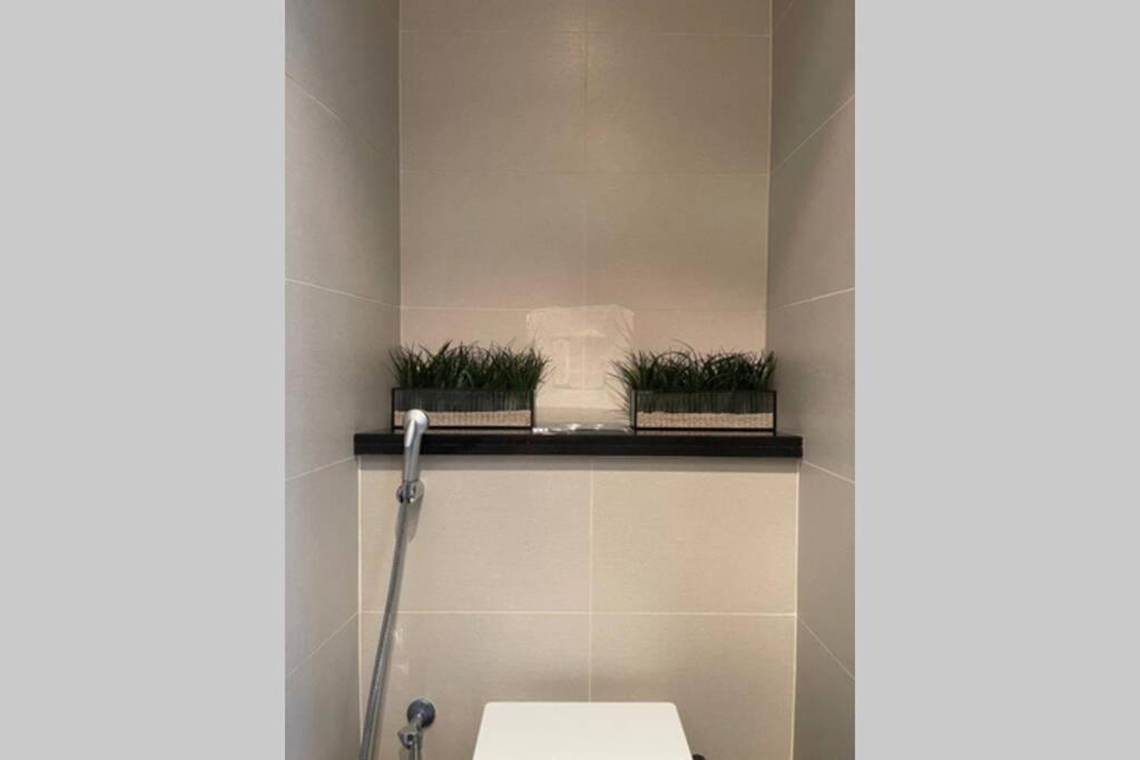 Cayan Tower Luxury With Sea View Apartment