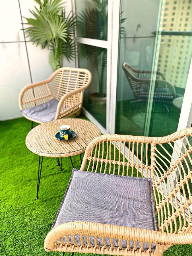 Beautiful Close To Marina Apartment *