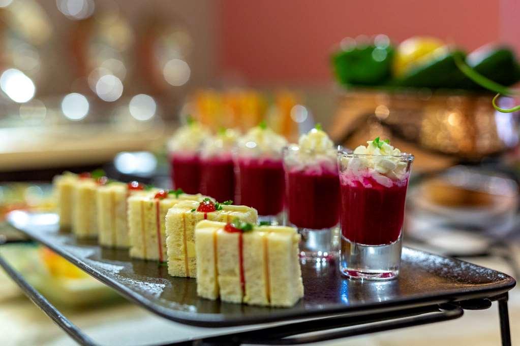 Hotel Four Points By Sheraton Production City, 4*