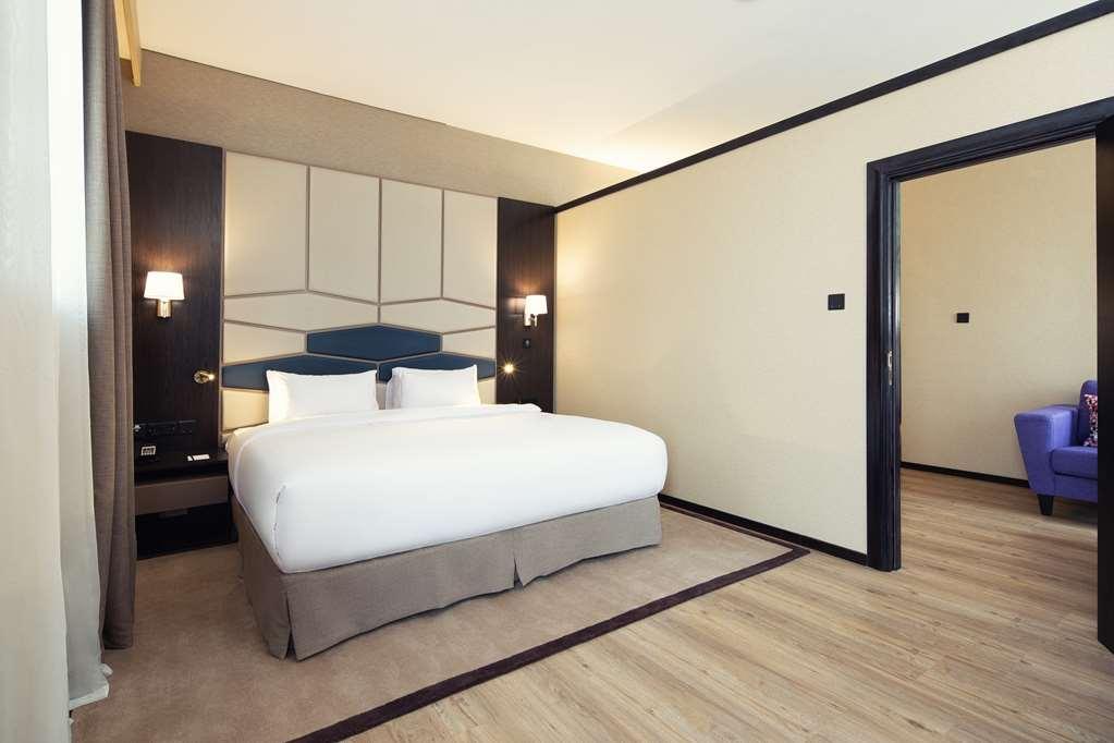 Four Points By Sheraton Production City, 4* Dubai