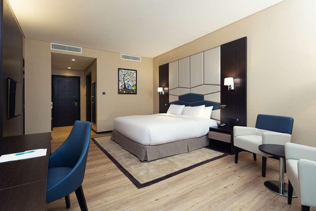 Hotel Four Points By Sheraton Production City, Dubai