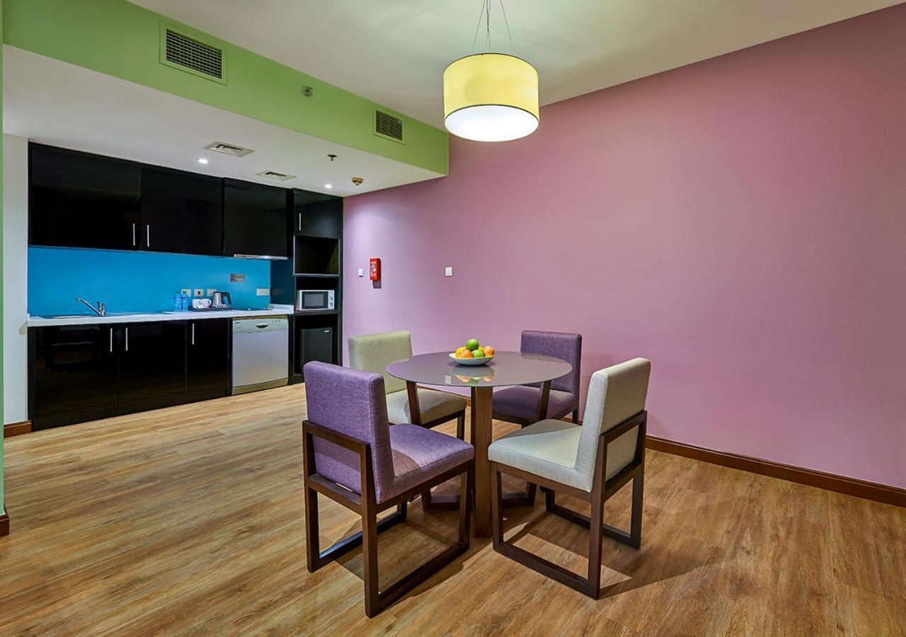 Ramada Hotel, And By Wyndham Jbr Aparthotel