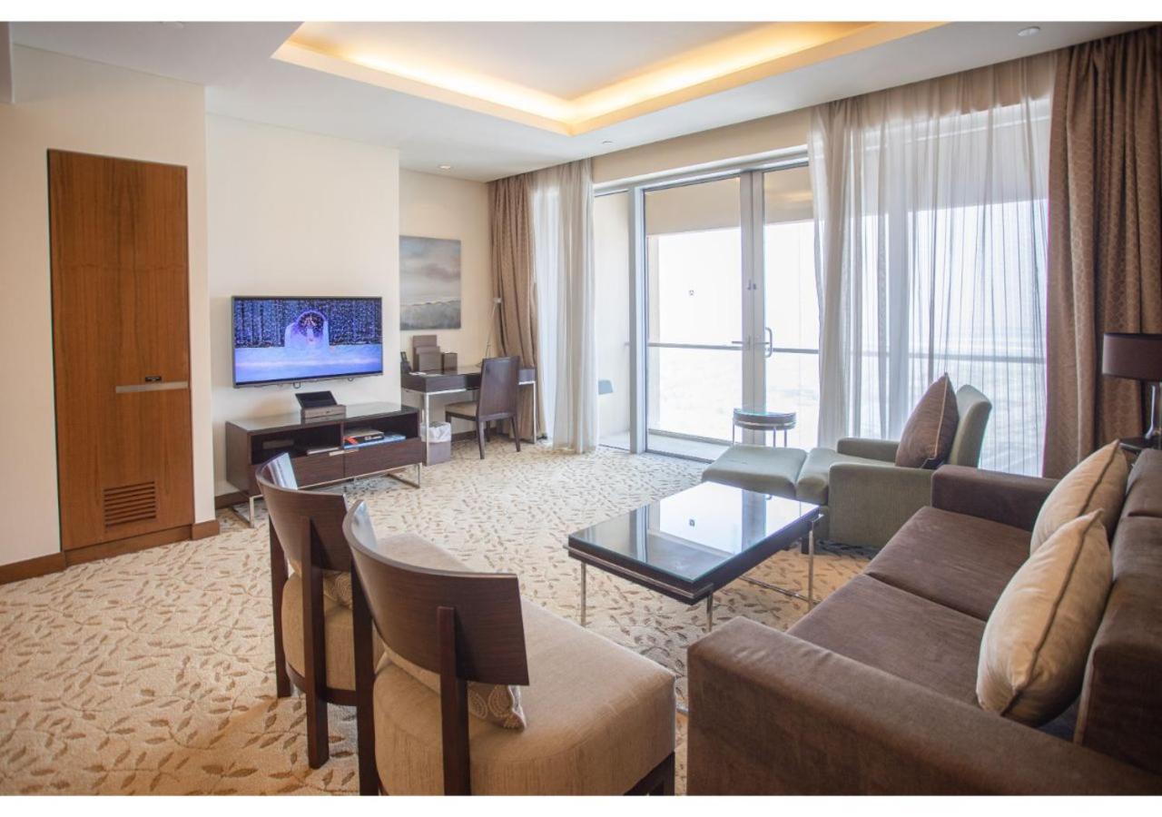 Mall Residences -luxury 1 Bedroom *