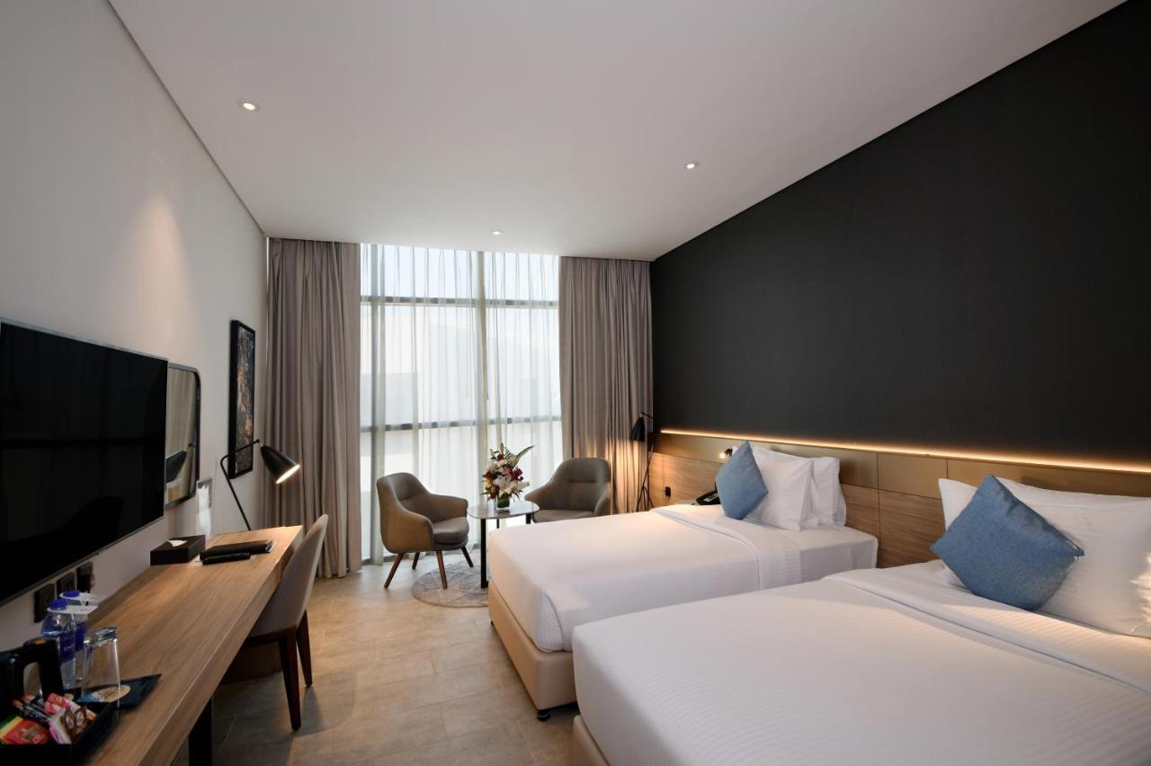 Walk Jumeirah Hotel Dubai