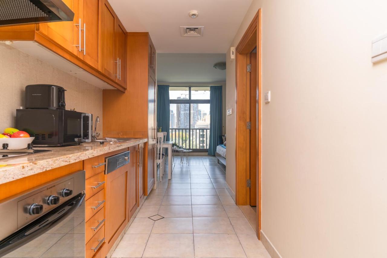 Rh - Beautiful Canal View, Sleek & Spacious Studio, Location * Dubai