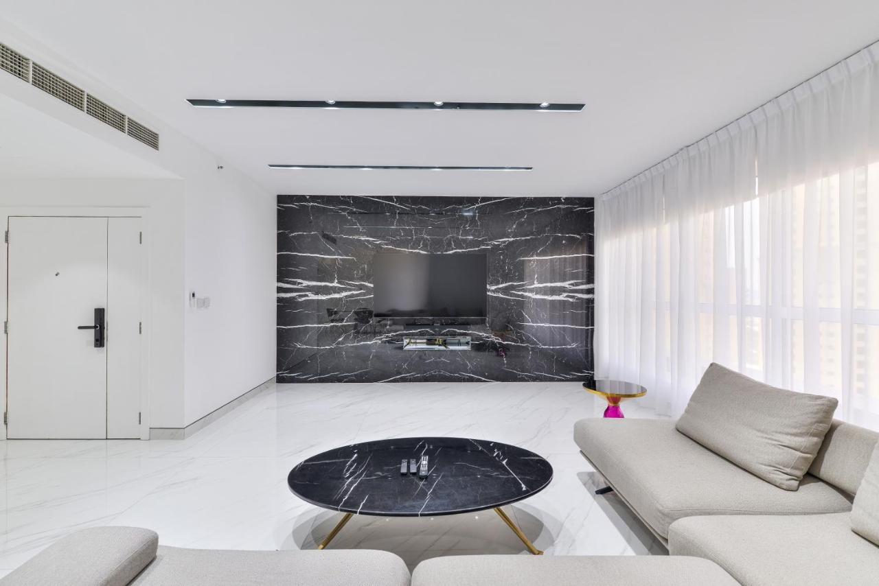 Waterfront Luxury 3br With Maids In Jbr,
