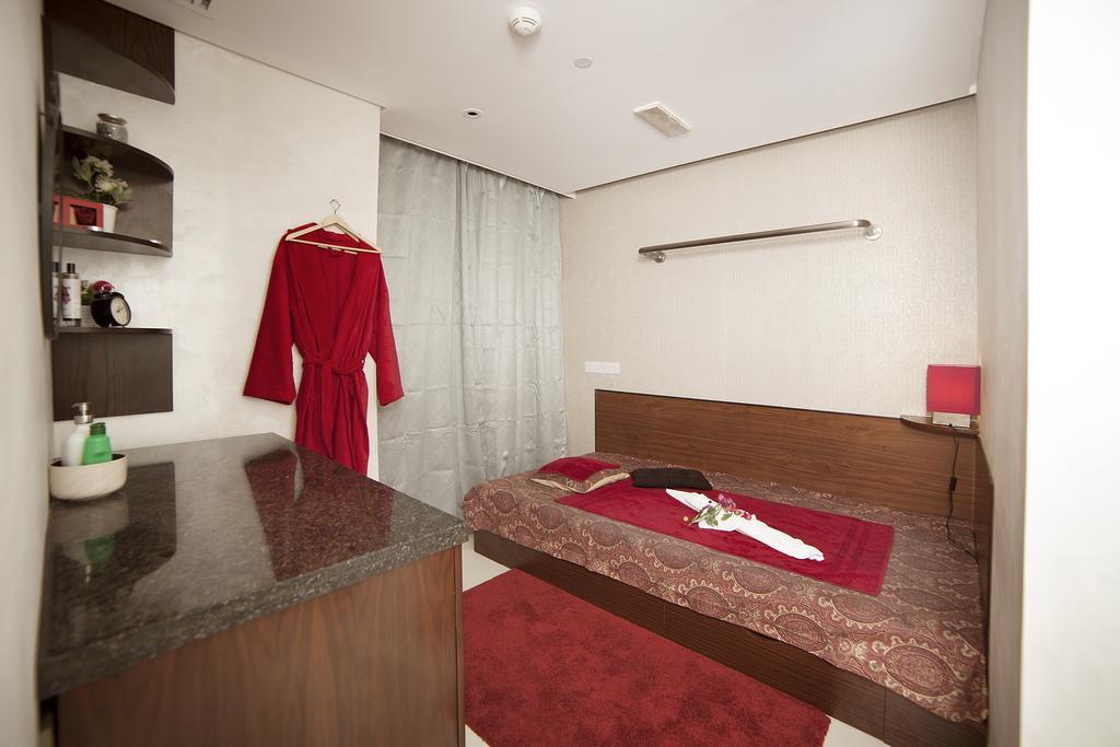 Raviz Center Point Hotel Dubai