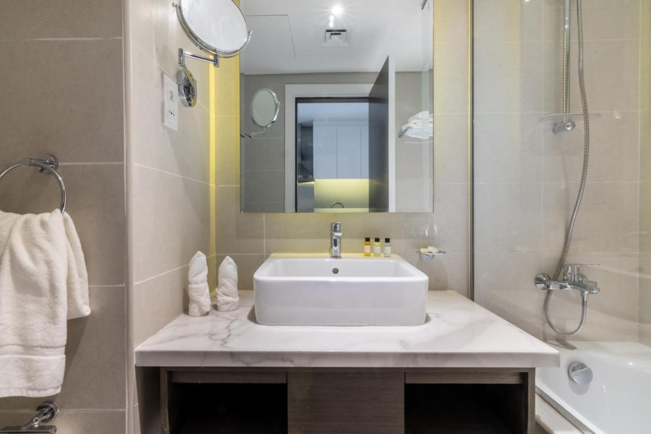 Guestready - Living In Taupe *