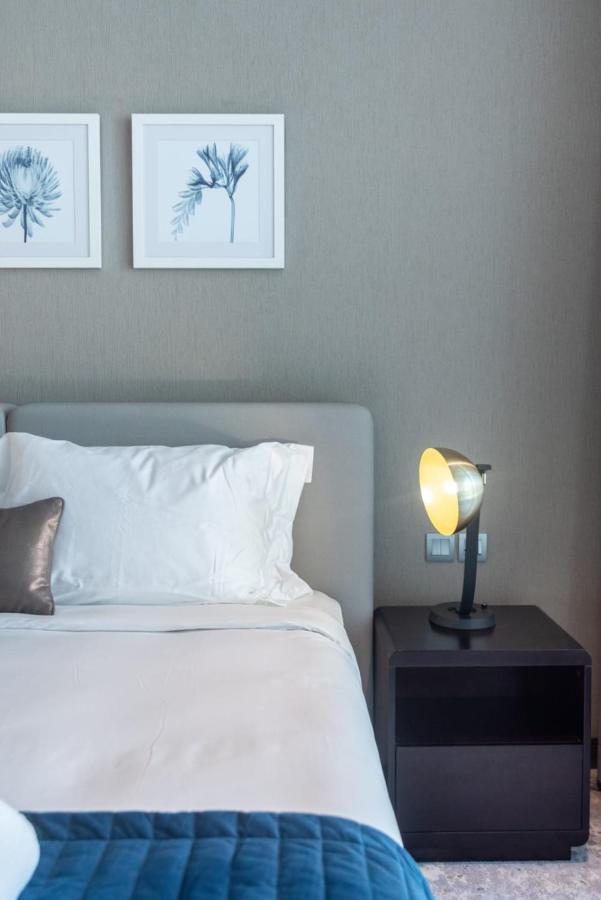 Guestready - Living In Taupe *