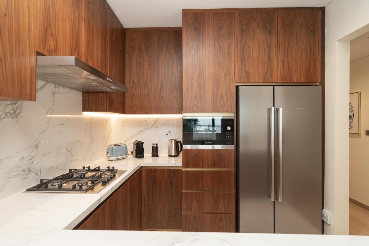 Rh- Rp Heights, Downtown, 1br Near Mall Apartment
