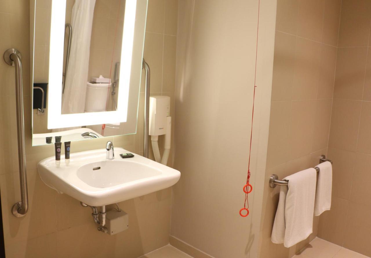 Novotel Al Barsha 4*