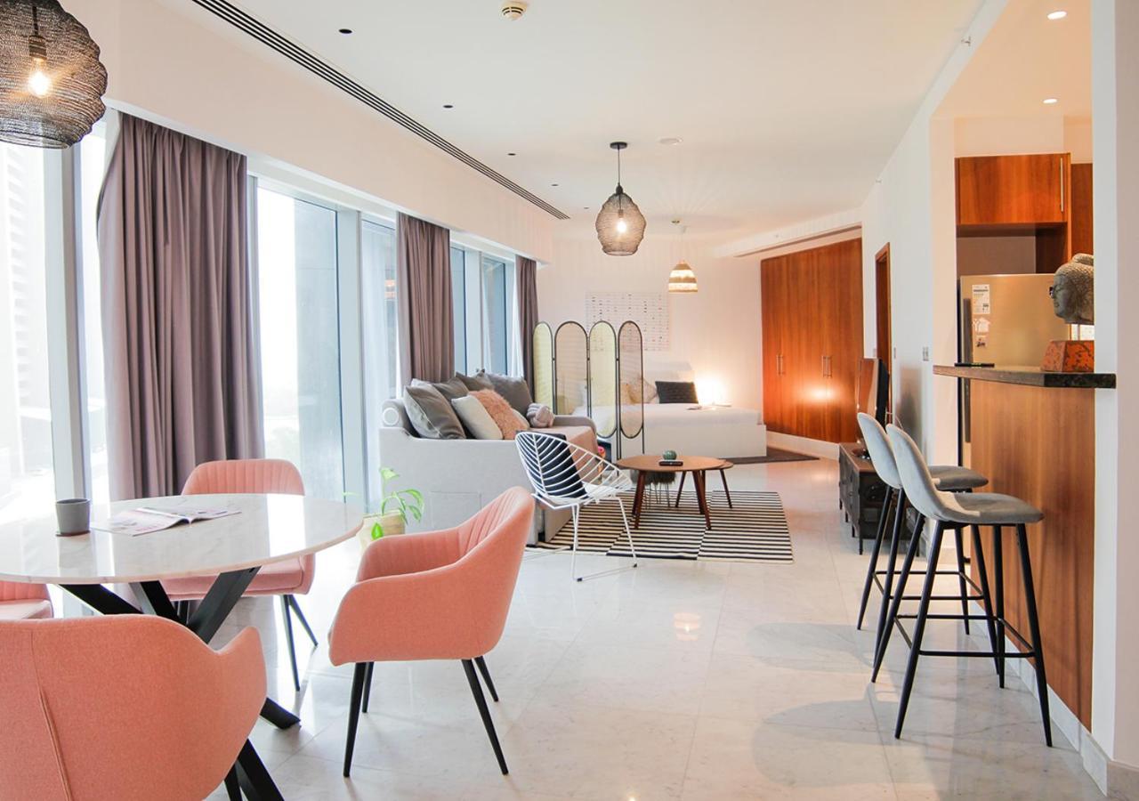 Nasma Luxury Stays - Central Park Tower Apartment Dubai