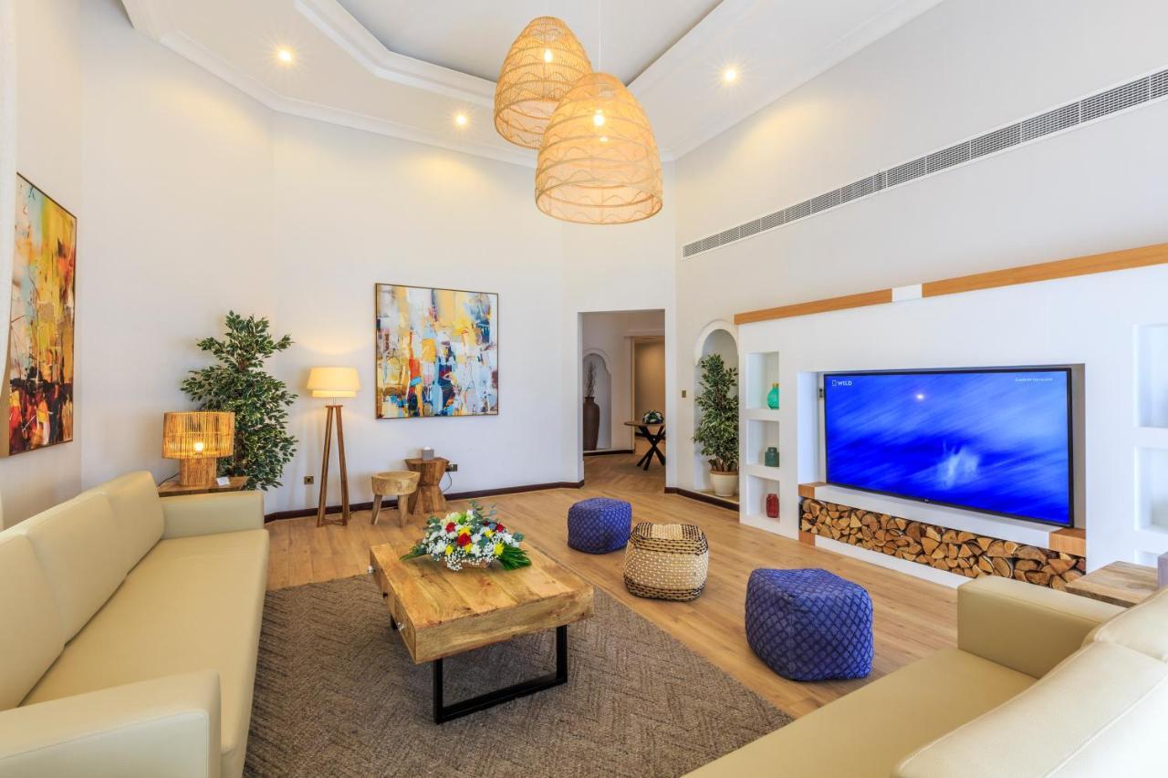 Villa The S - Stunning 5 Bedrooms At The Palm Jumeirah With Private Beach And Pool