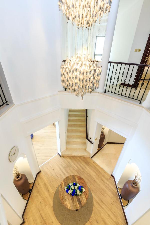 The S - Stunning 5 Bedrooms At The Palm Jumeirah With Private Beach And Pool * Dubai