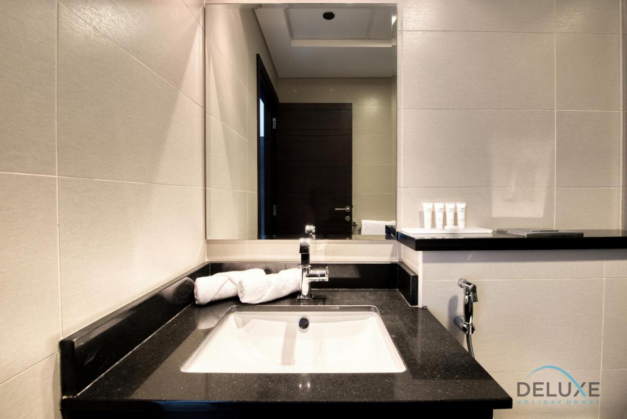 Sea Views 1br In The Heart Of Marina By Deluxe Homes Dubai