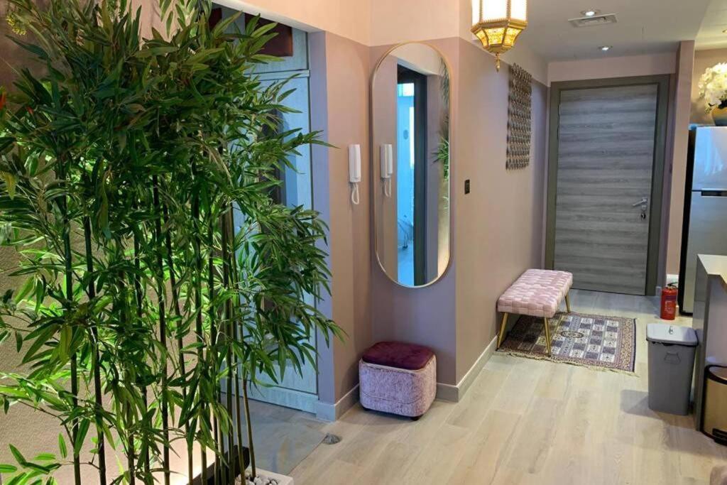 Lovely 1 Bedroom In The Heart Of Apartment *