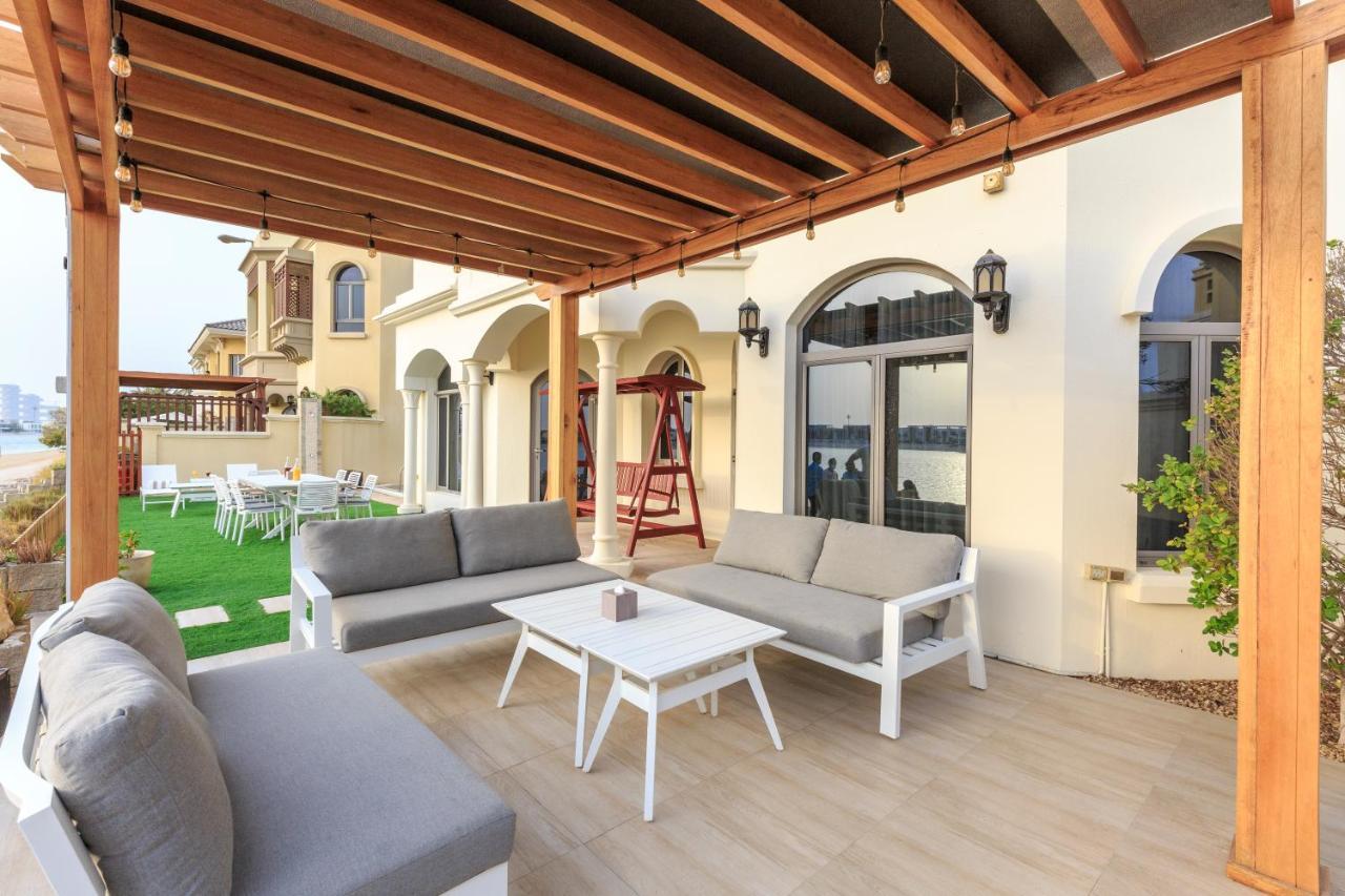 The S - Stunning 5 Bedrooms At The Palm Jumeirah With Private Beach And Pool Villa *