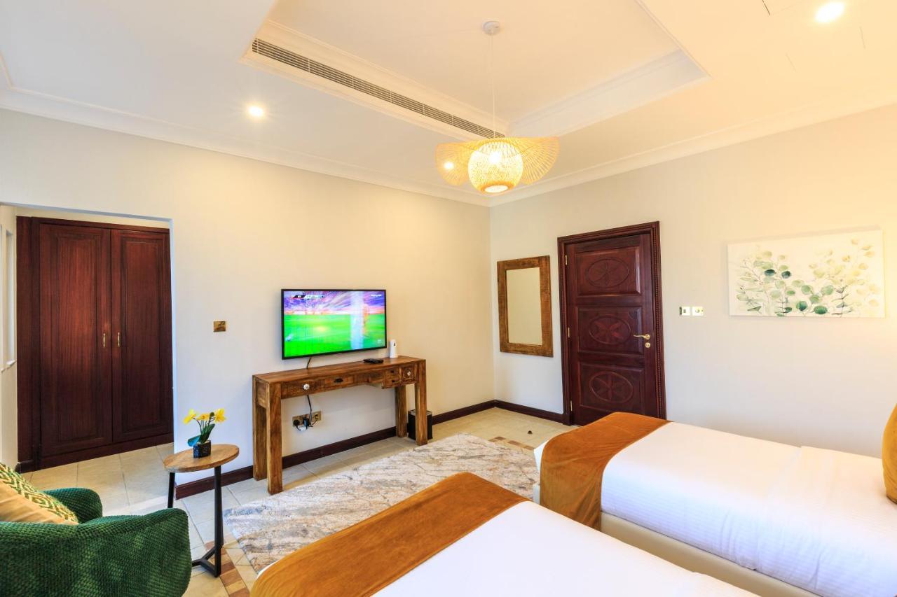 The S - Stunning 5 Bedrooms At The Palm Jumeirah With Private Beach And Pool Dubai
