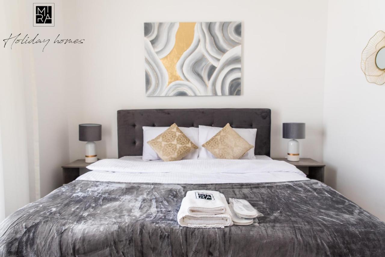 Mira Homes - 2 Bedroom Hayat Boulevard In Townsquare - Great Family Activities