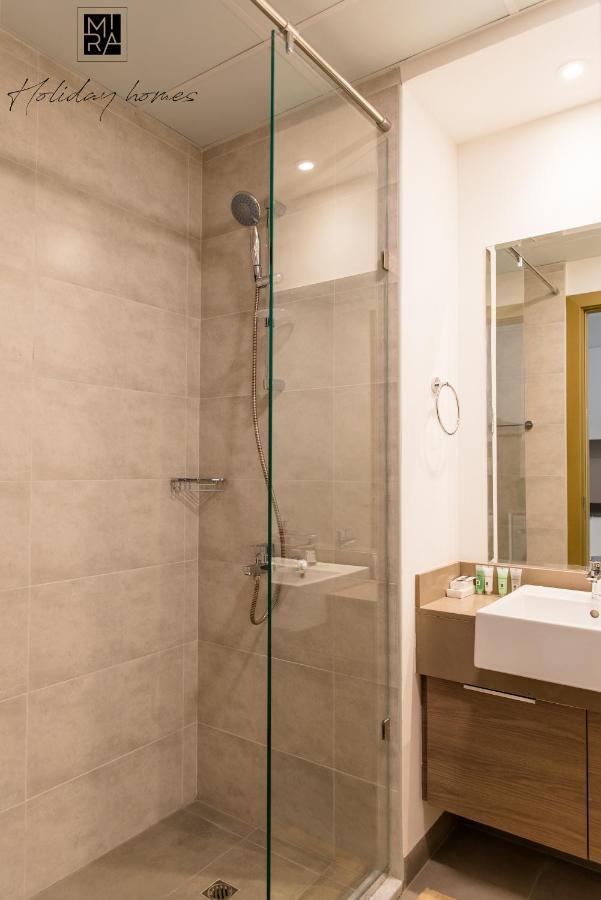 Mira Holiday Homes - Modern Studio In Bloom Towers Apartment *