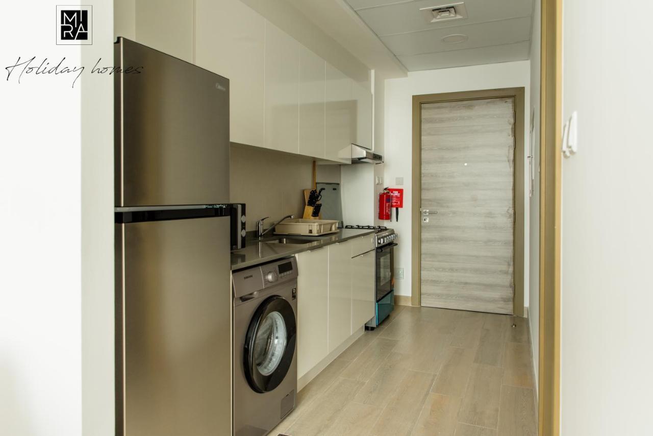 Mira Holiday Homes - Modern Studio In Bloom Towers Apartment
