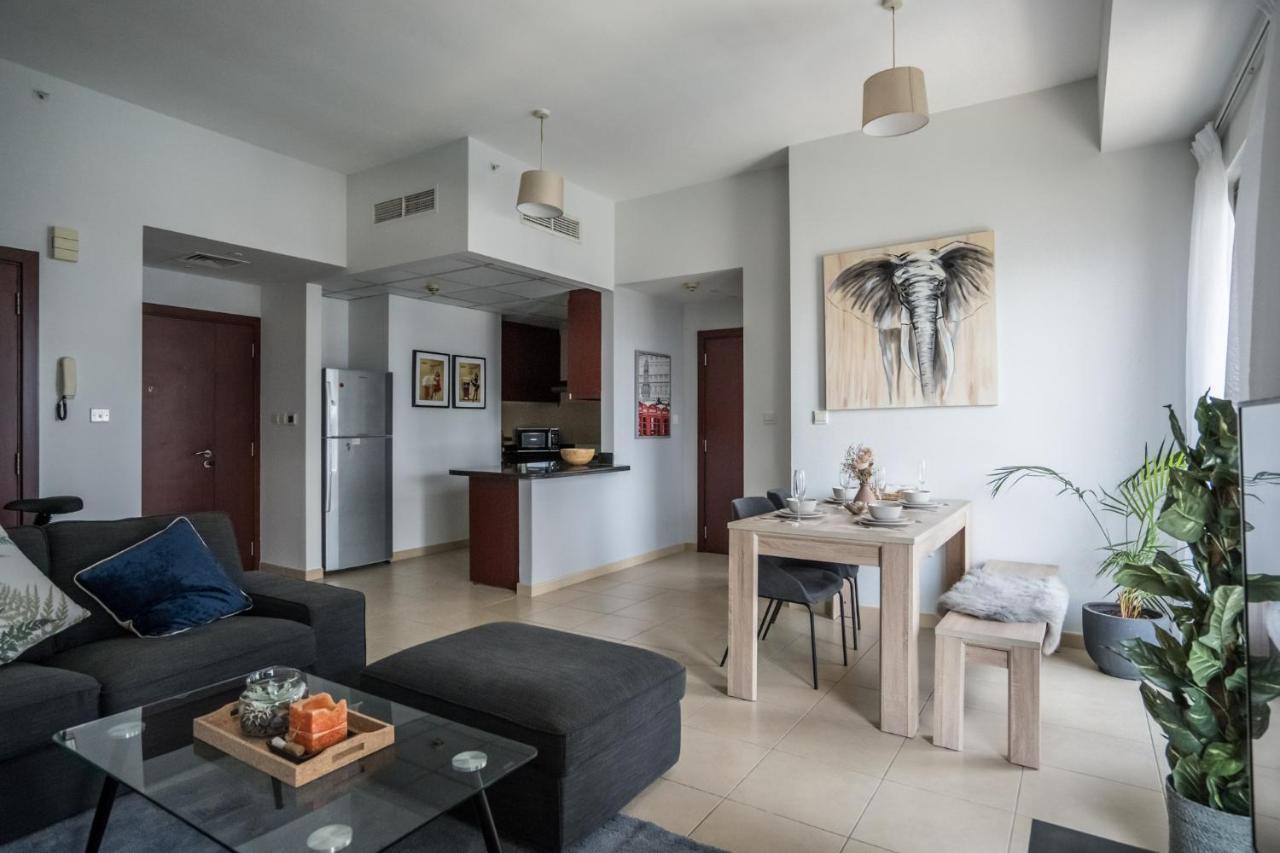 Higuests - Artistic Waterfront Apt, Perfect For Lovers Apartment Dubai