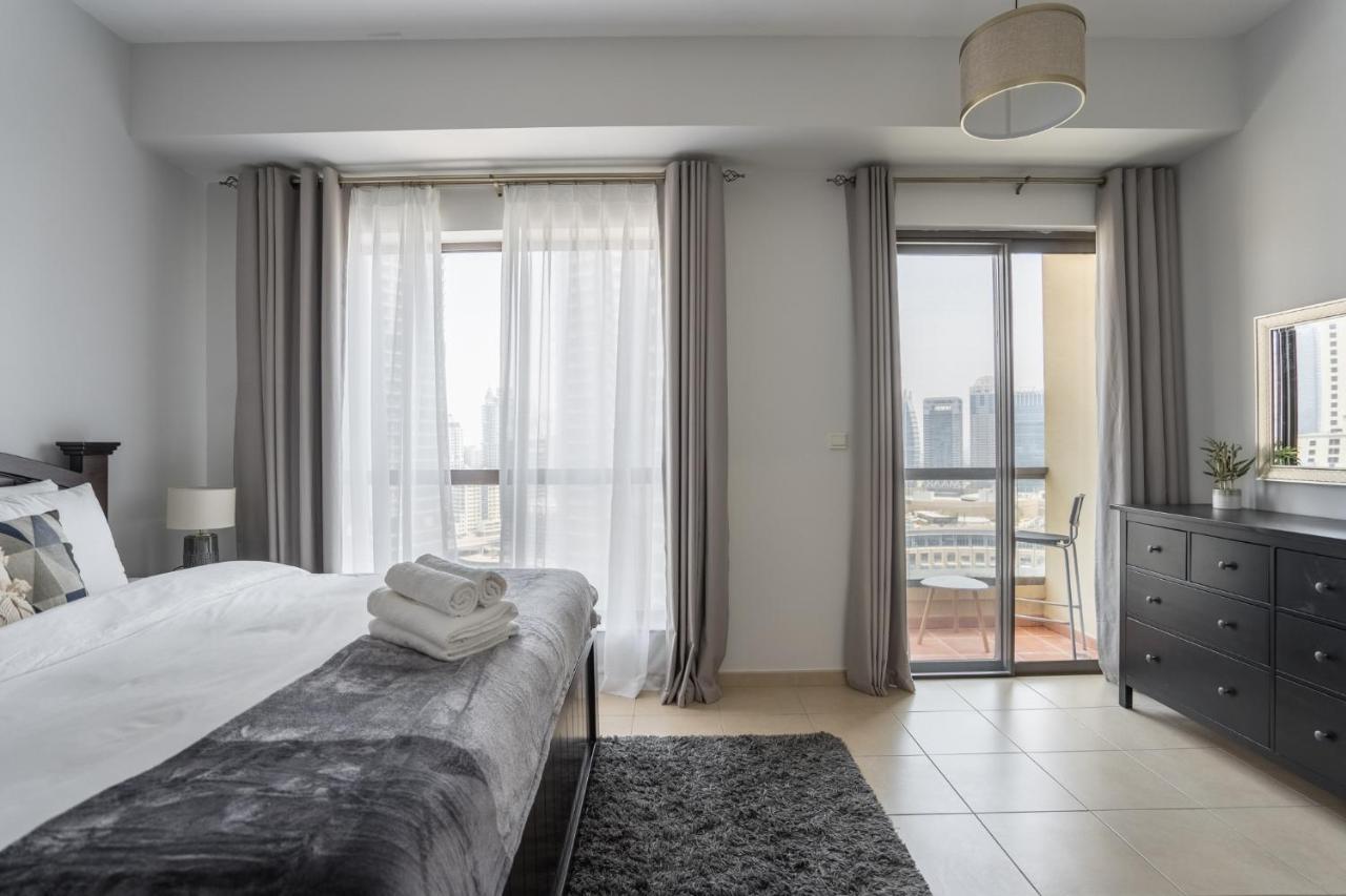 Apartment Higuests - Artistic Waterfront Apt, Perfect For Lovers Dubai