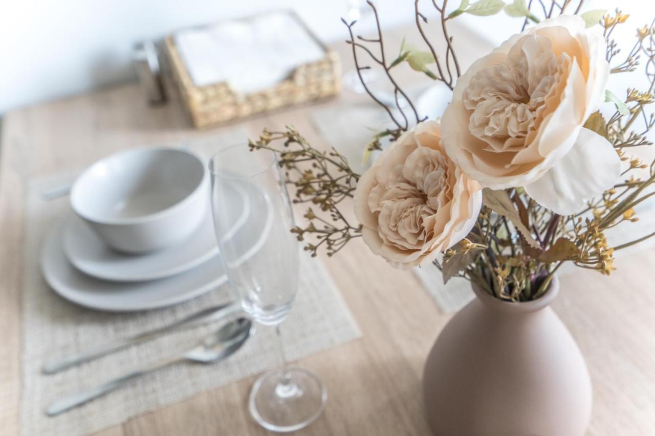 Apartment Higuests - Artistic Waterfront Apt, Perfect For Lovers *