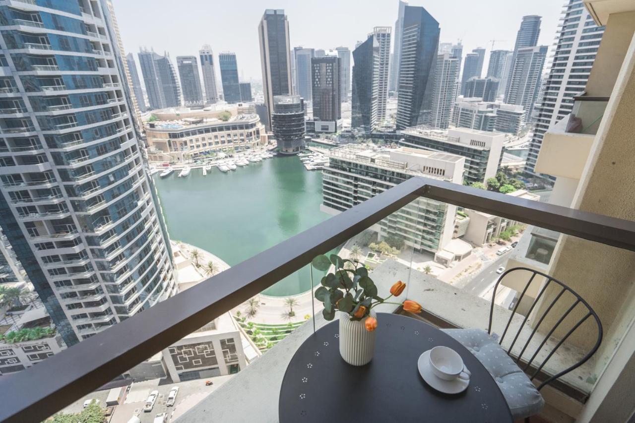 Higuests - Artistic Waterfront Apt, Perfect For Lovers Apartment Dubai